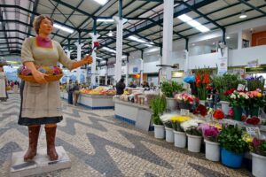 de markt van sétubal, langs de taag